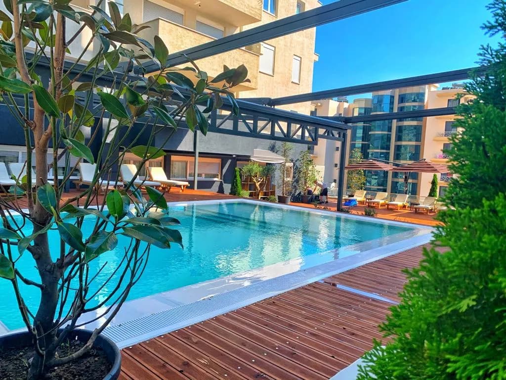 Twin Towers Hotel pool
