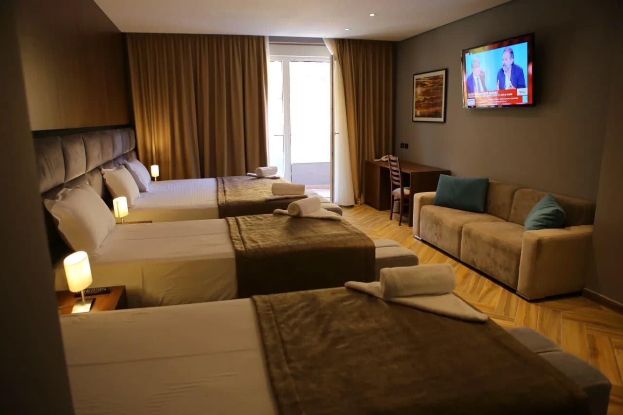 Suite with Mountain View